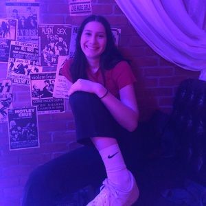 Meet your Posher, Nadia